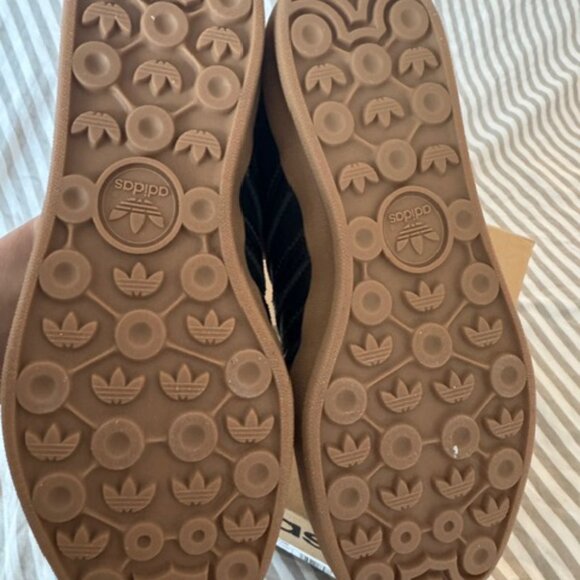 Authentic Adidas Gazelle Black Gum NIB - Picture 3 of 8